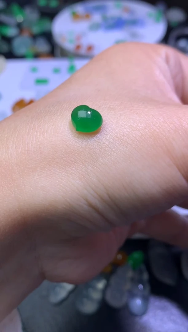 未镶嵌定制翡翠风**瑾毛货