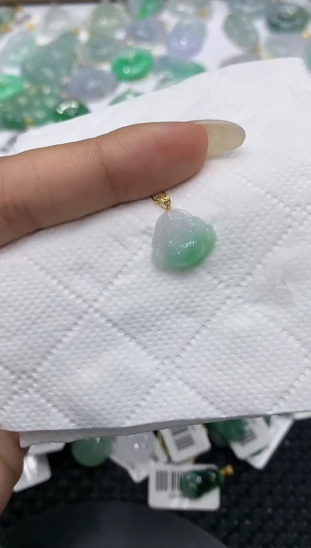 颈饰18K金镶嵌翡翠111111111111