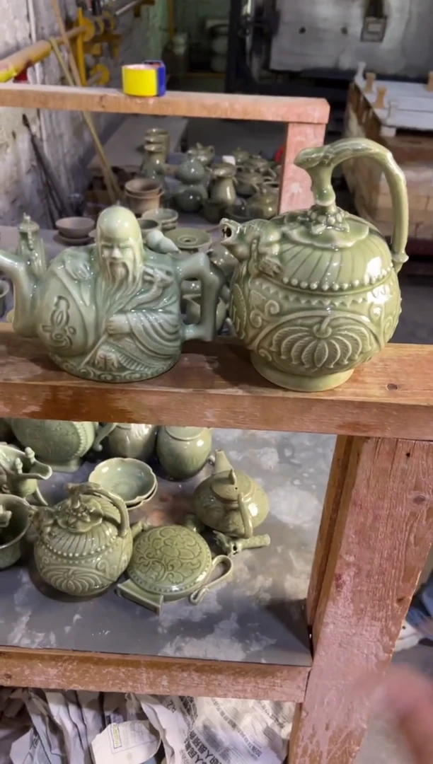微瑕耀州窑倒流壶（大）+两心壶