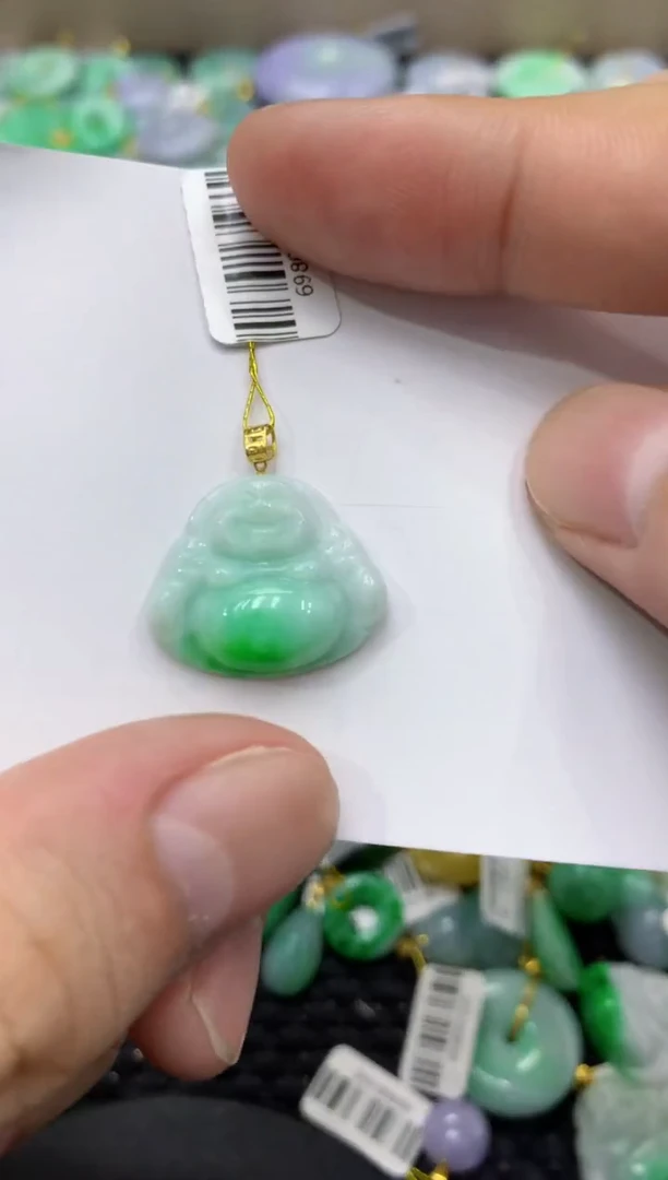 颈饰18K金镶嵌翡翠天然缅甸翡翠A货