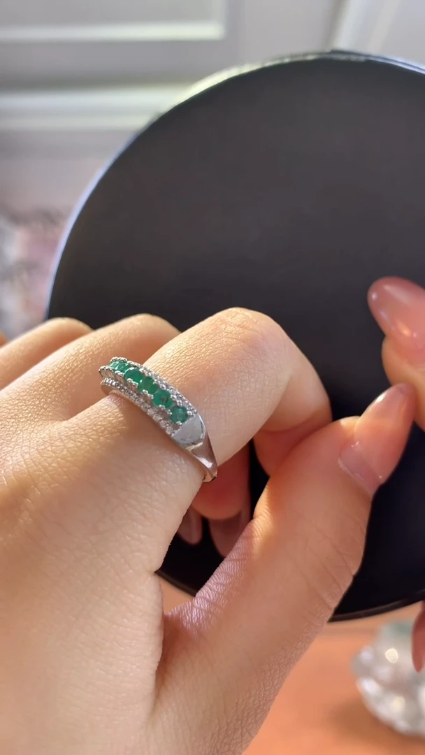 【闪购商品】祖母绿颈饰银S925镶嵌祖母绿戒指