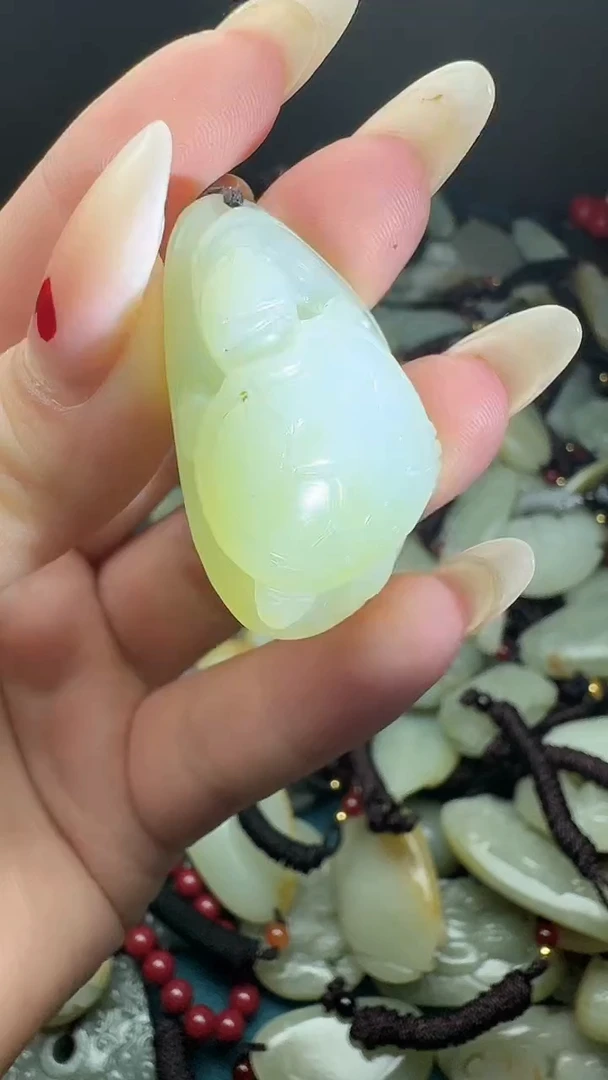 和田玉未镶嵌颈饰1