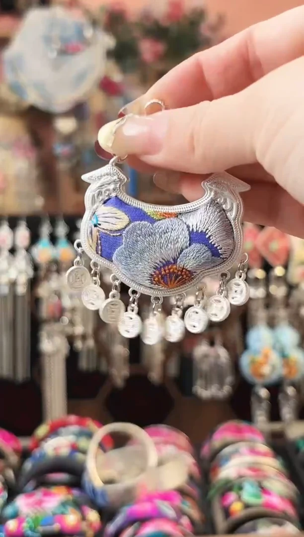 艺枝独绣手工饰品179