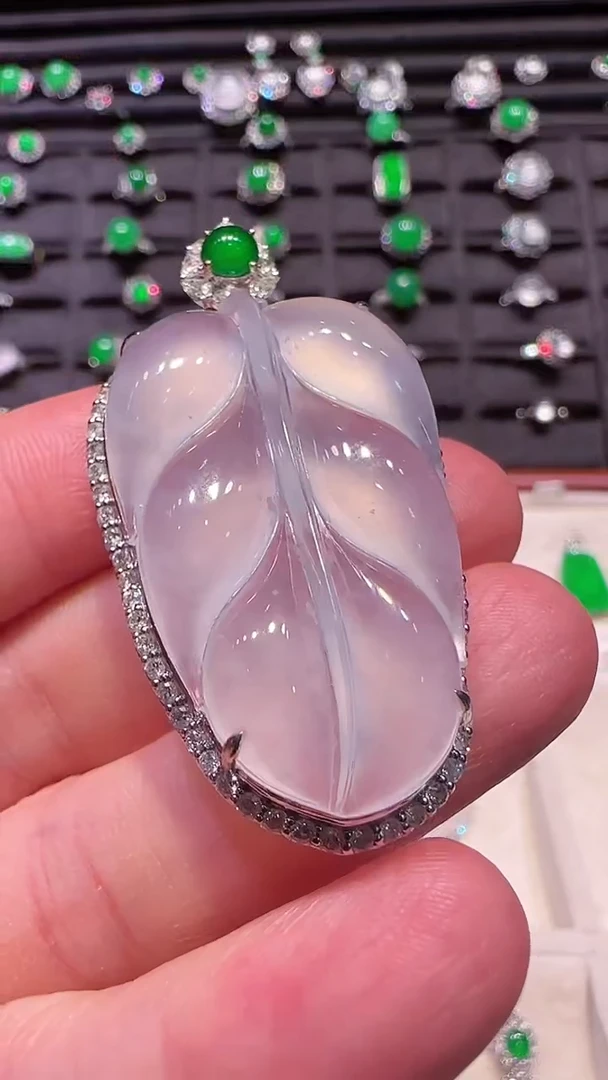 【闪购商品】翡翠颈饰18K金镶嵌树叶