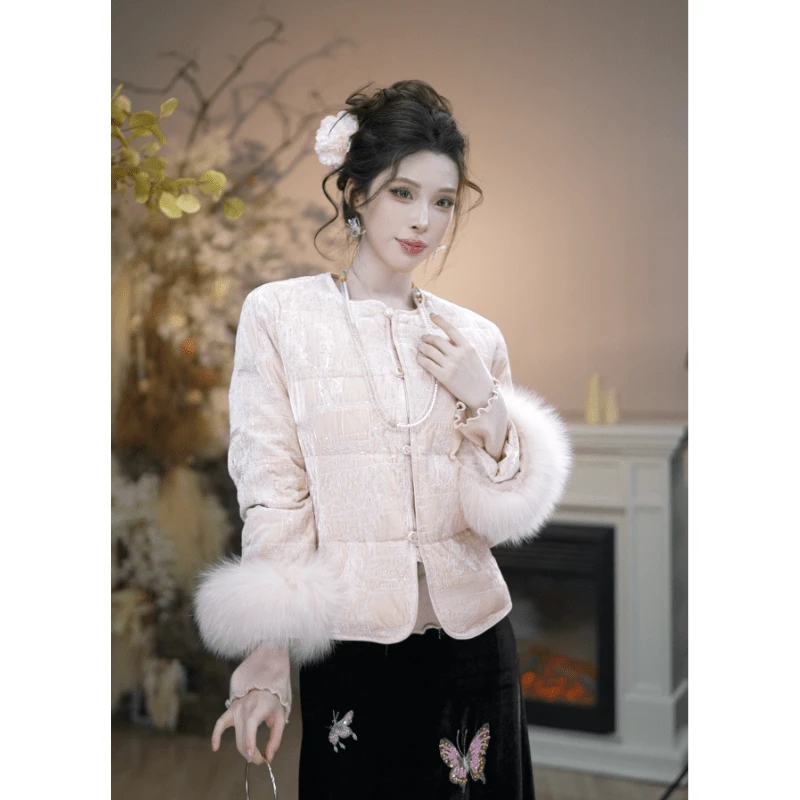《甜许》新中式珠片绣花刺绣狐狸毛袖口羽绒外套彼得潘大叔
