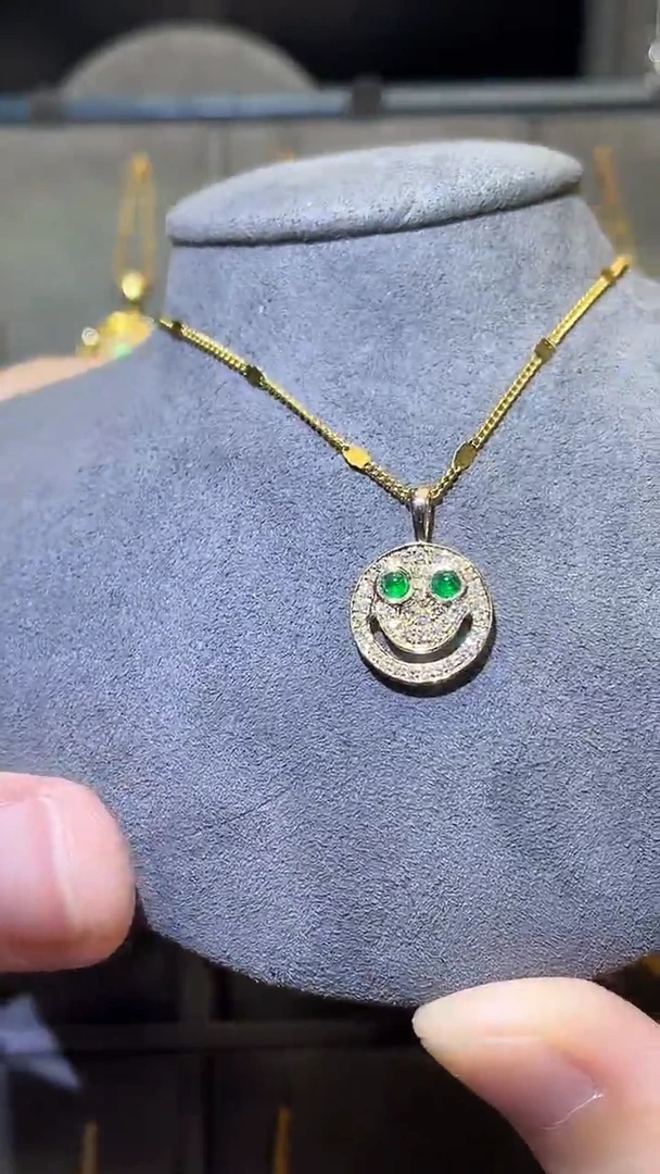 18K金镶嵌吊坠(不含链)祖母绿斯瓦特0.15ct  权志龙同款