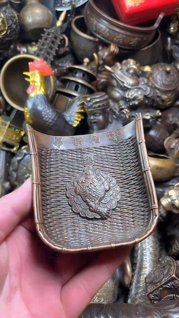 精美 铜器 点击下单