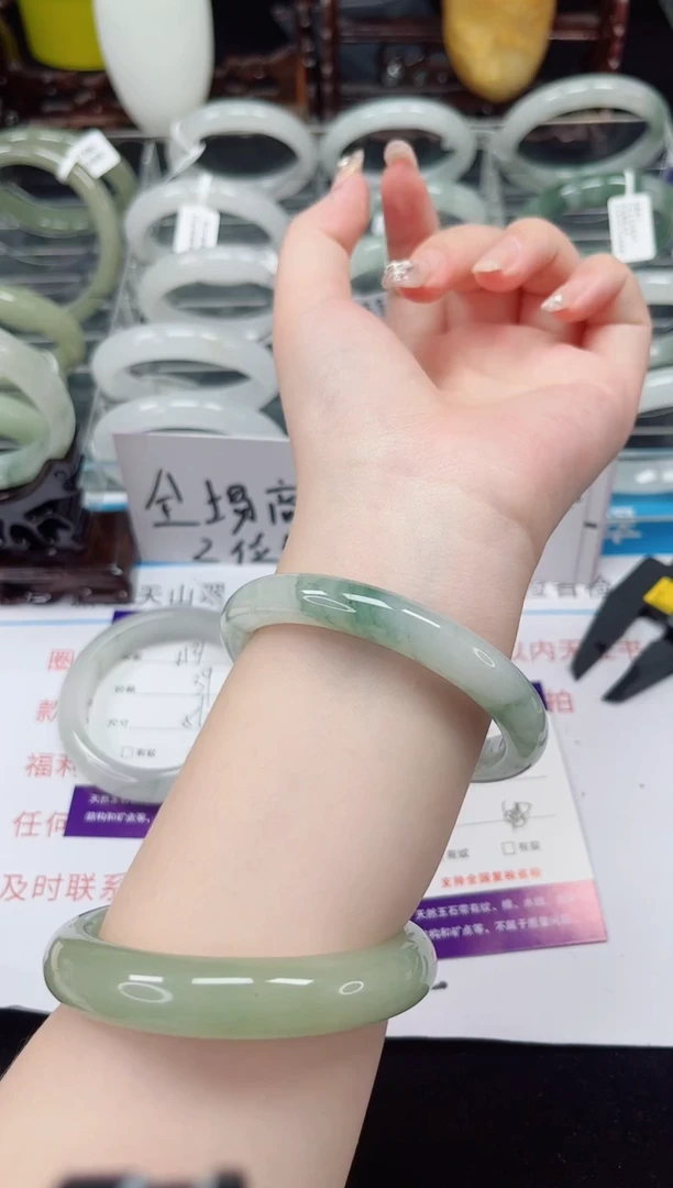 未镶嵌手镯石英质玉155-57/58