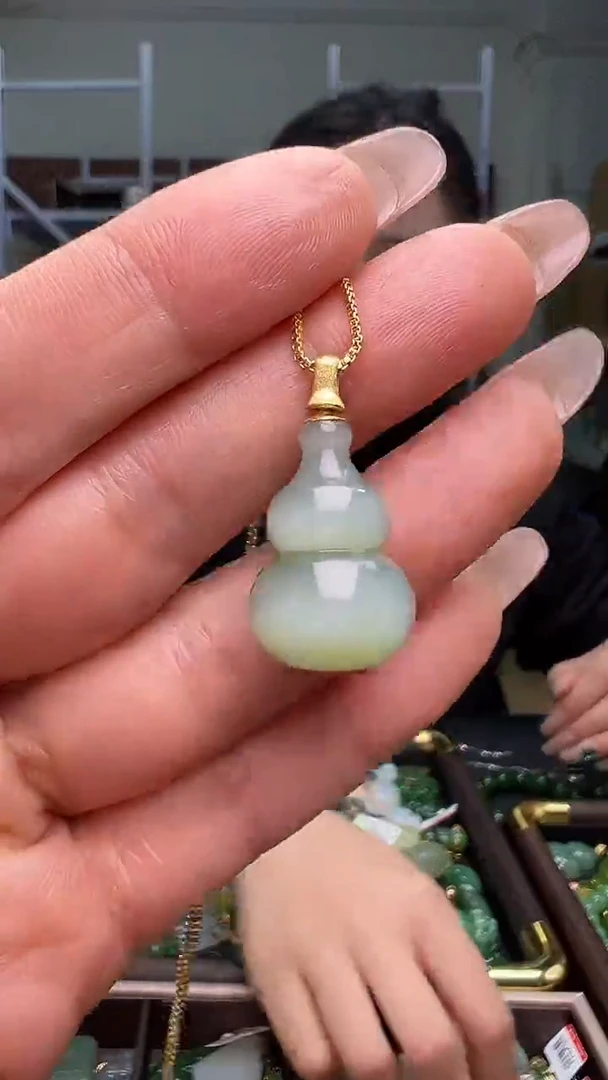 颈饰18K金镶嵌和田玉（多样性发货.发其一）11.20.85