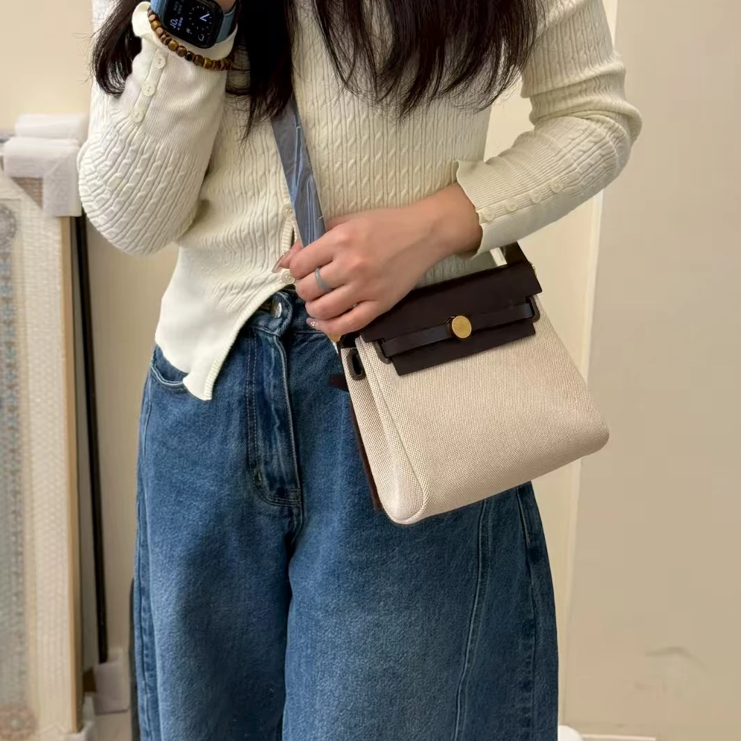 未使用 Hermes/爱马仕 乌木色金扣 帆布拼皮 mini herbag W刻