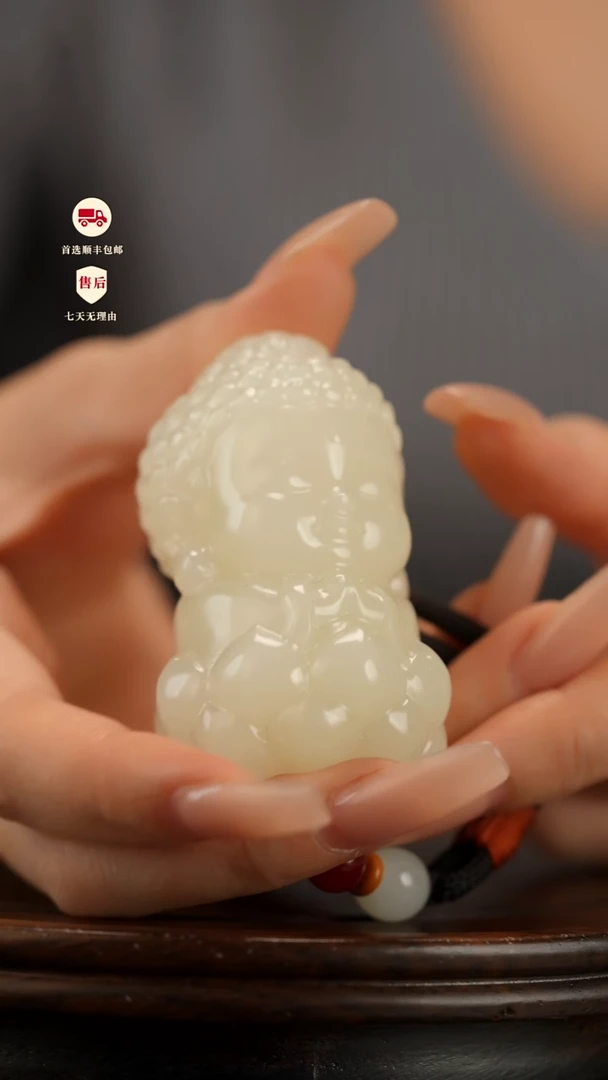 云南石竹叶青雕刻：心似莲花宝宝造像把件摆件