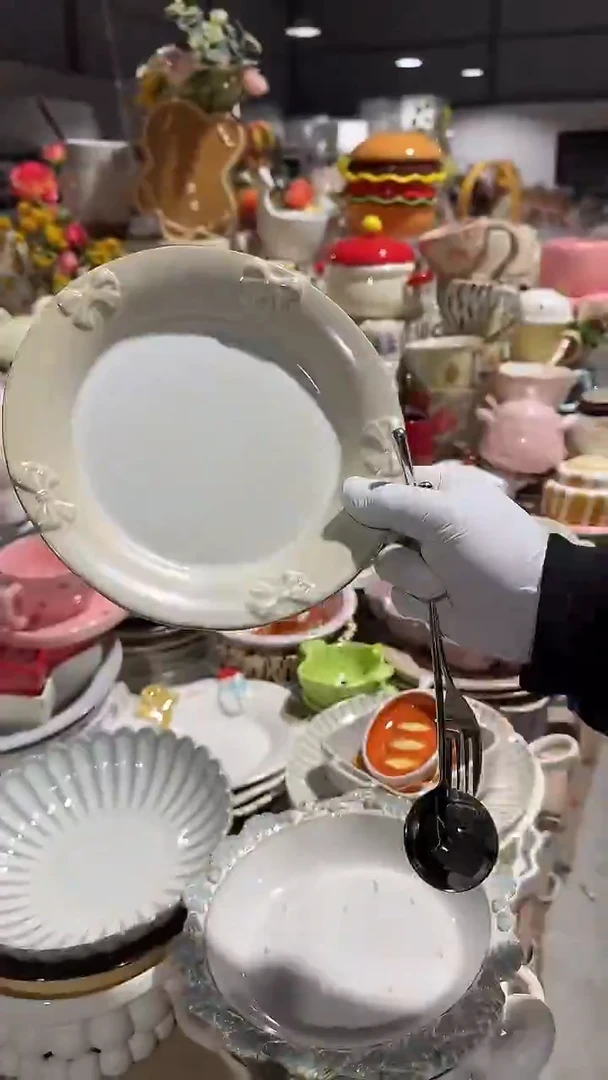 陶瓷蝴蝶结深盘微瑕 凑满20元包邮