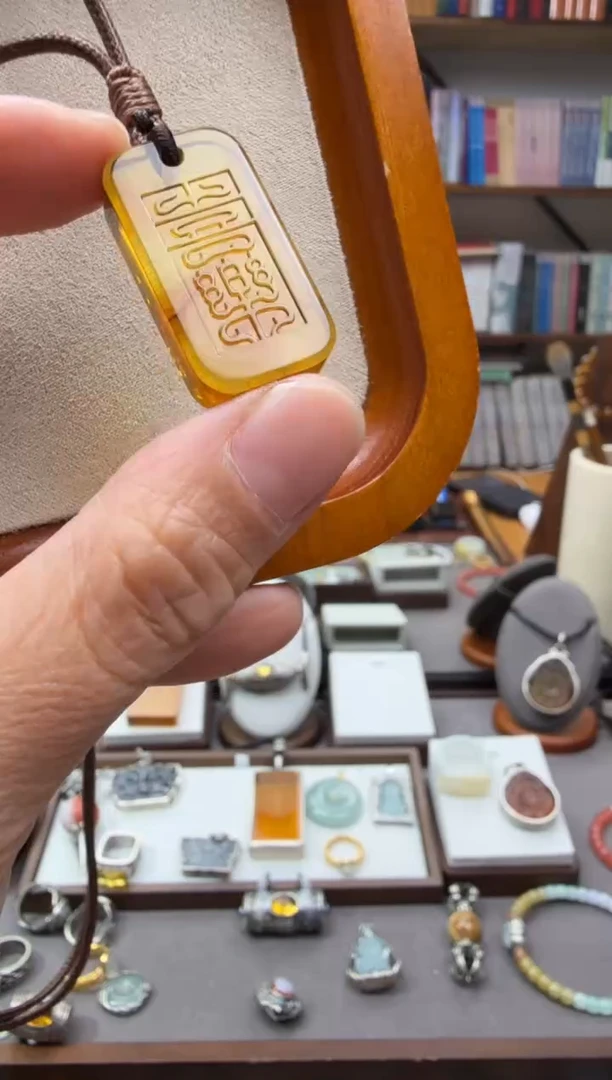 琥珀颈饰未镶嵌喜乐吊坠