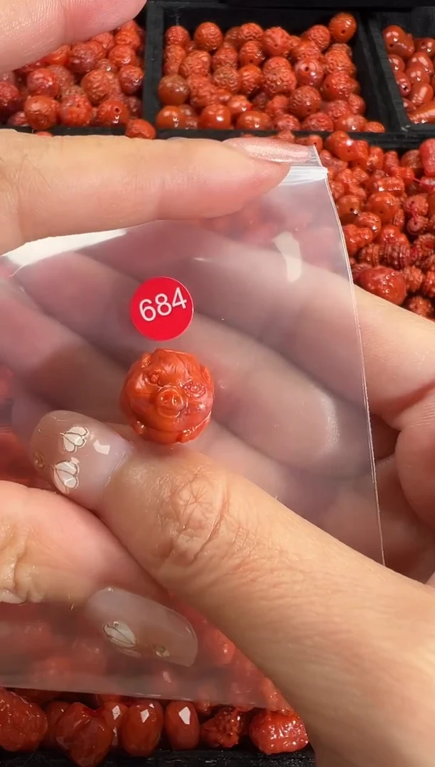 颈饰未镶嵌南红玛瑙1