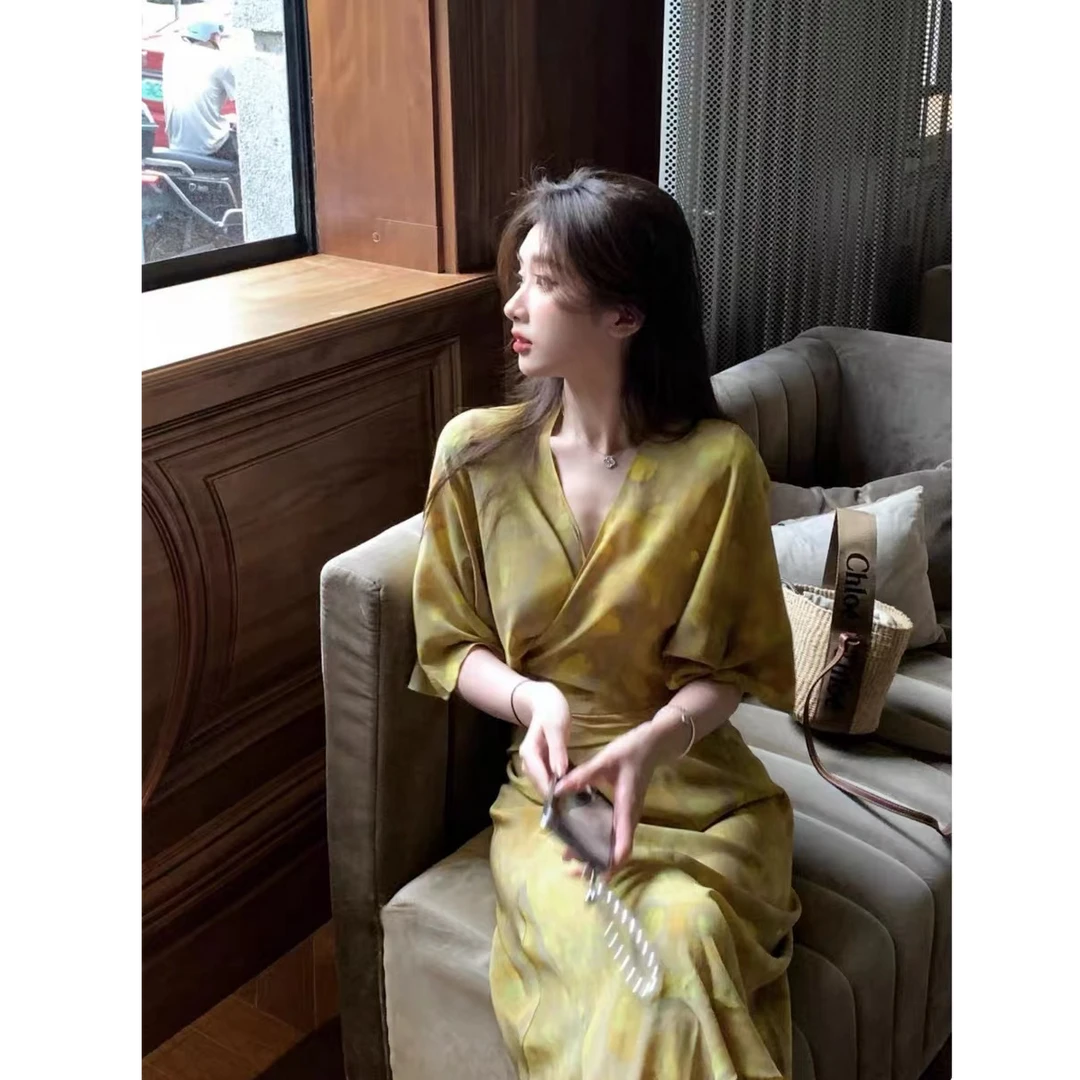 ZX6392 法式系带V领连衣裙女2025夏季新款高级感穿搭气质长裙子