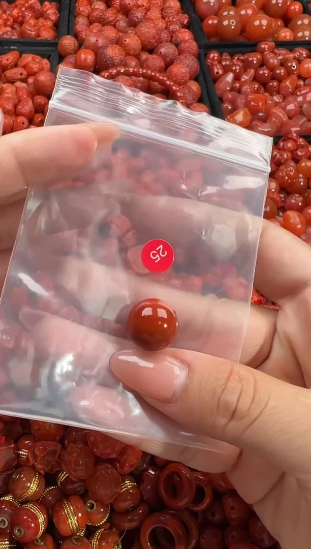 南红玛瑙未镶嵌颈饰1