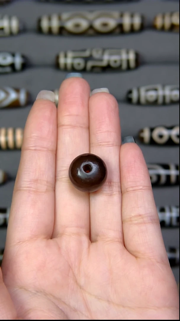 合金颈饰玛瑙/玉髓秦**秦老糖球