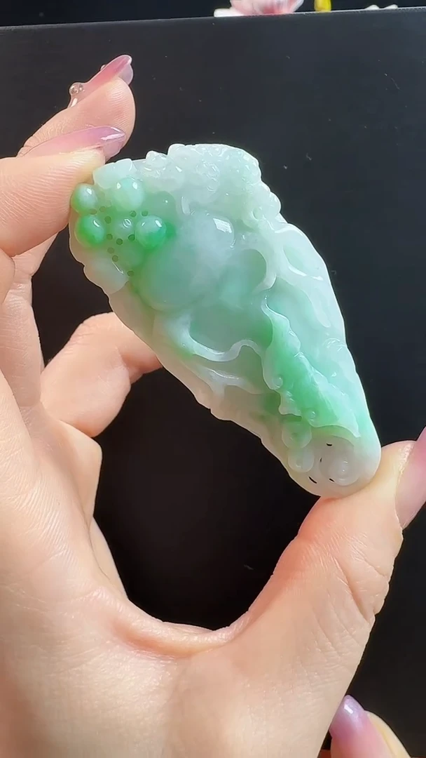 颈饰未镶嵌翡翠花牌