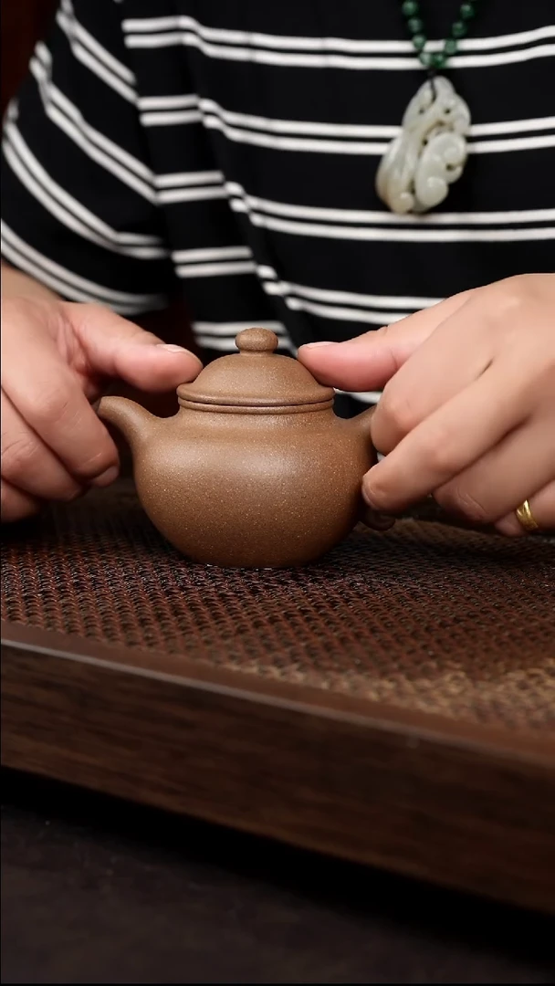 茶壶紫砂芝麻绿大亨莲子