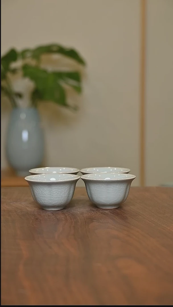 杯葵口杯4只 粉青釉 微瑕 朱家汝窑款