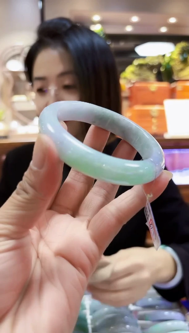 颈饰未镶嵌翡翠手镯61.5