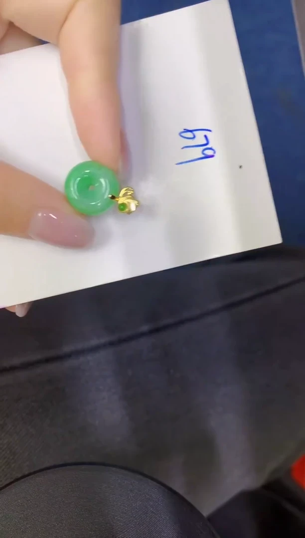 颈饰未镶嵌翡翠缅甸天然翡翠A货