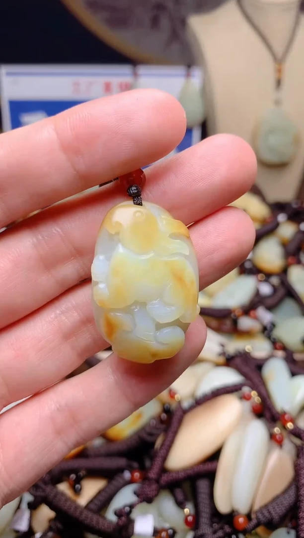 和田玉未镶嵌颈饰1