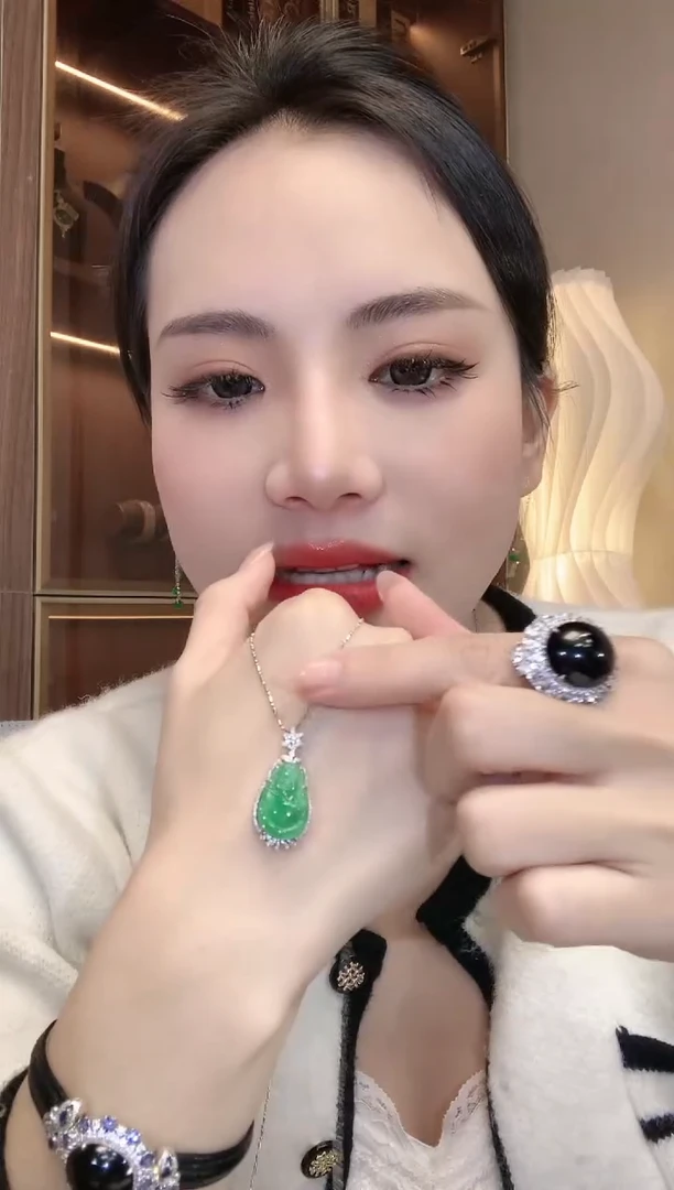 【闪购商品】翡翠吊坠(不含链)18K金镶嵌A3 多样性发货一件