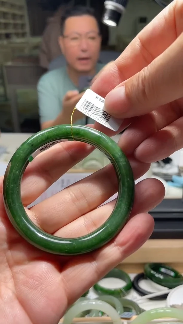 未镶嵌手镯和田玉56圈口 8026