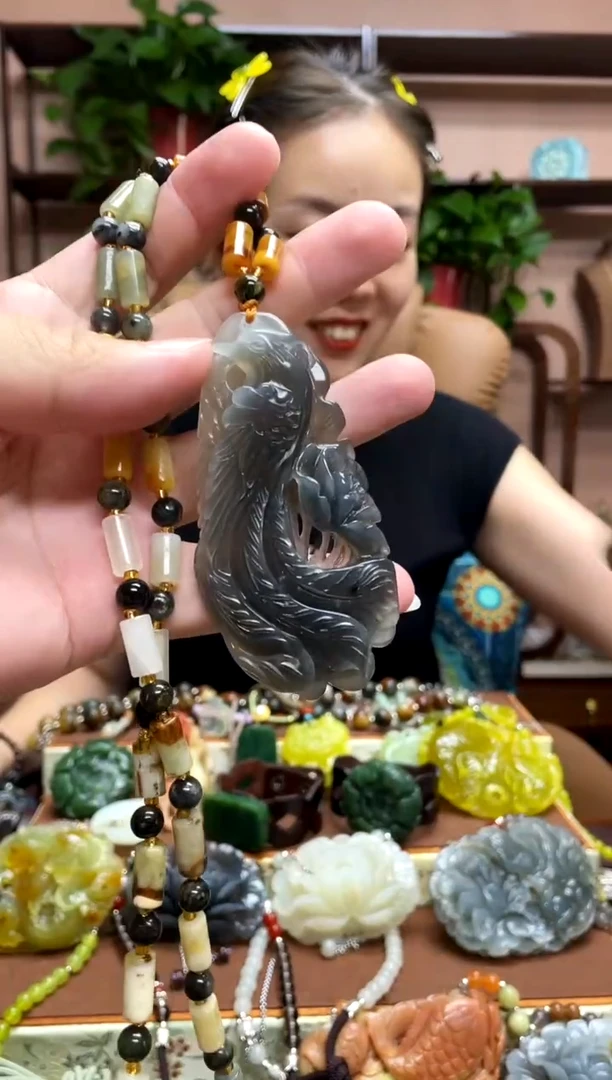 未镶嵌岫玉吊坠·