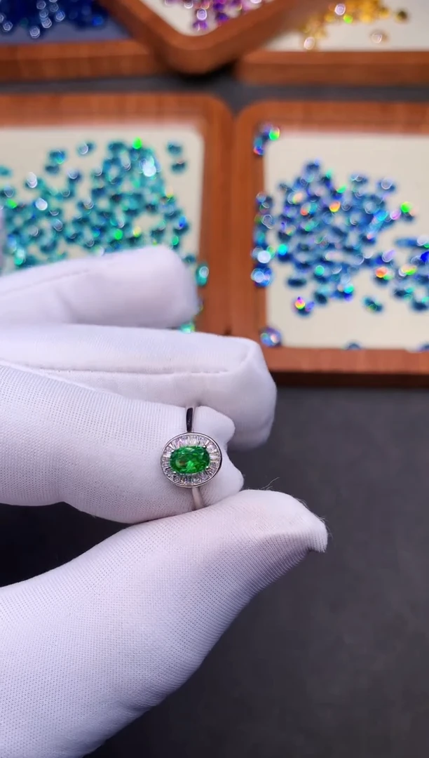 石榴石（沙弗莱）戒指银S925镶嵌·····