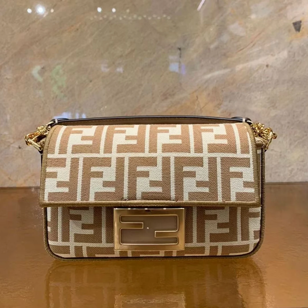 95新 FENDI/芬迪 胖虎安安/芬迪/95新/公价0/箱包/两用包/9220096