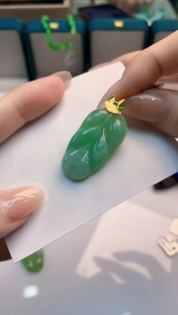 翡翠未镶嵌吊坠(不含链)1
