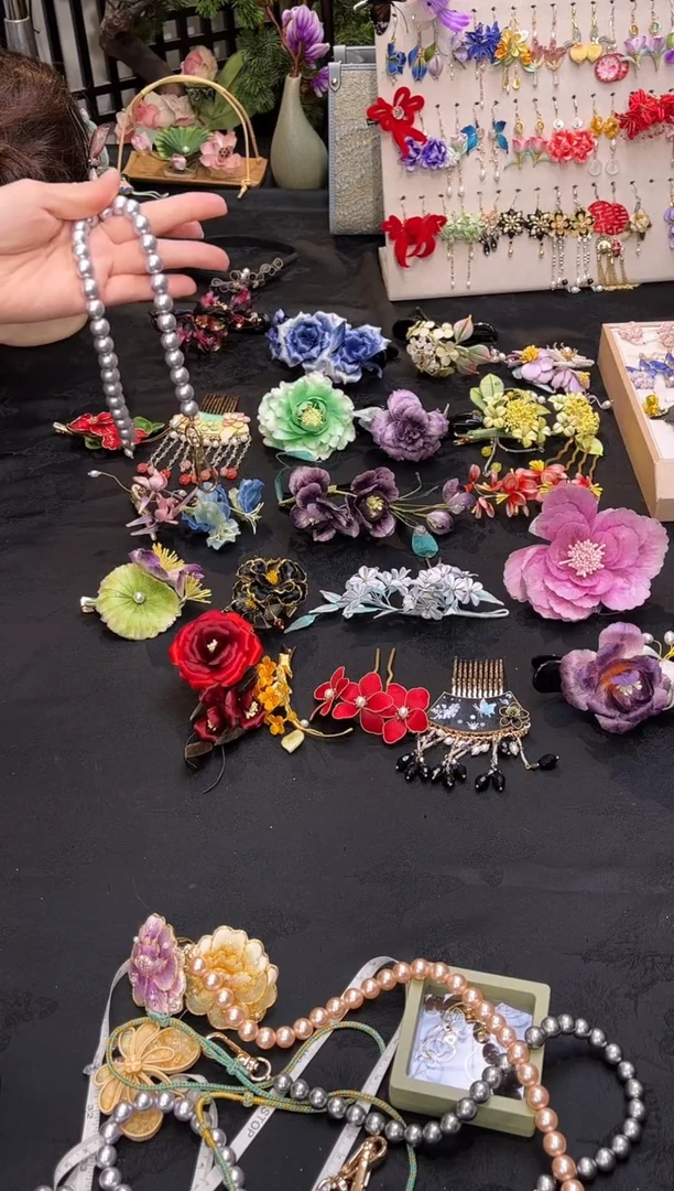 织绣两*猫非遗手工苏绣饰品