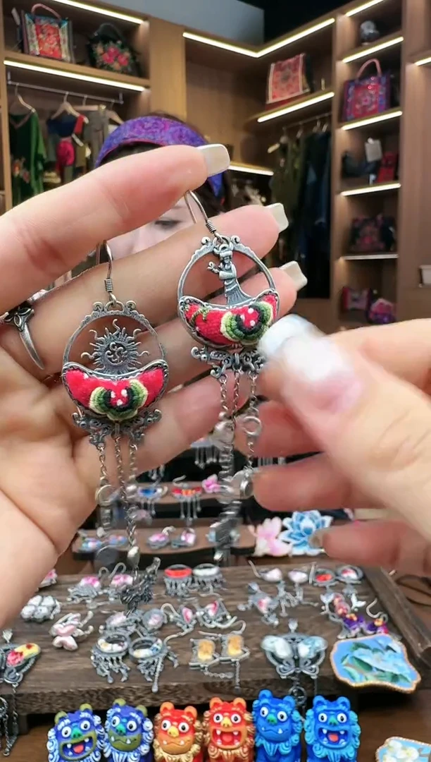 【闪购商品】织绣372黔东南苗族刺绣