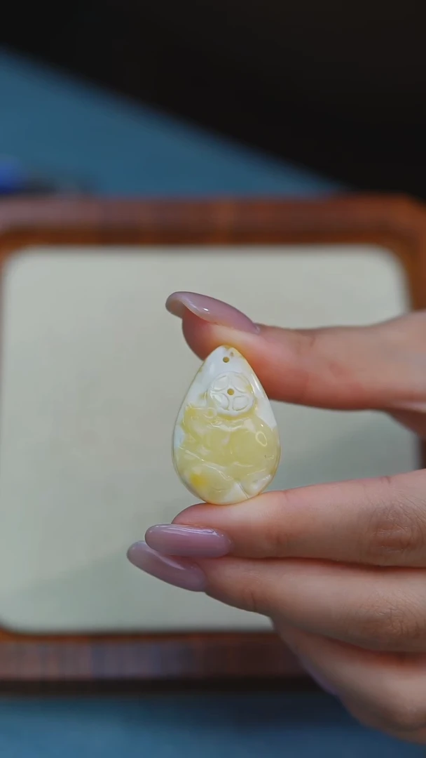 未镶嵌琥珀裸石H61