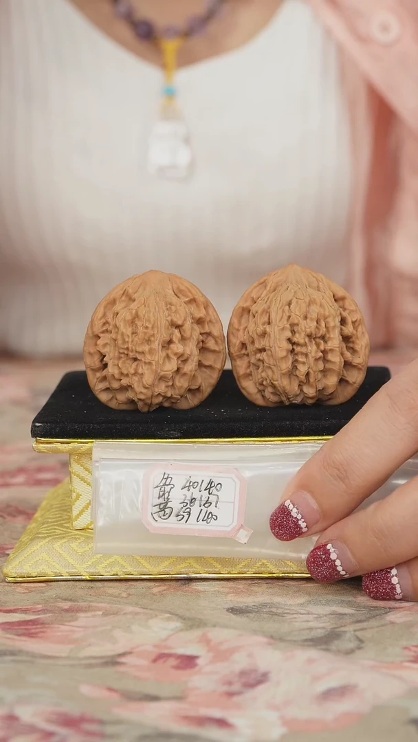 文玩核桃把件望月