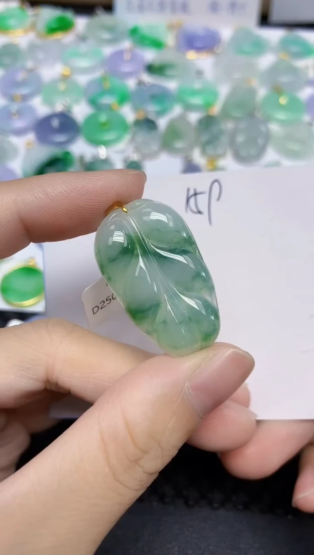 翡翠未镶嵌颈饰天然缅甸翡翠A货