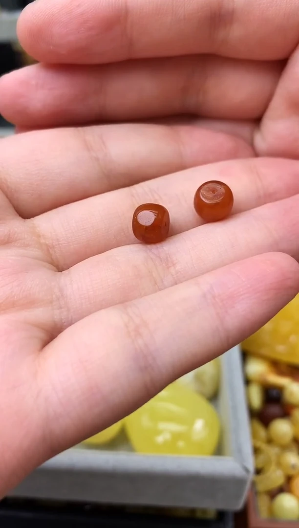 未镶嵌琥珀珠宝奇石1