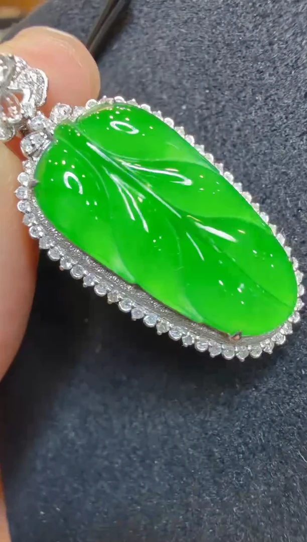 吊坠(不含链)18K金镶嵌翡翠多样性团购发一件