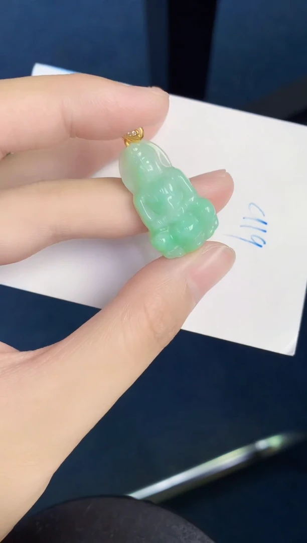 翡翠未镶嵌颈饰天然翡翠缅甸A货