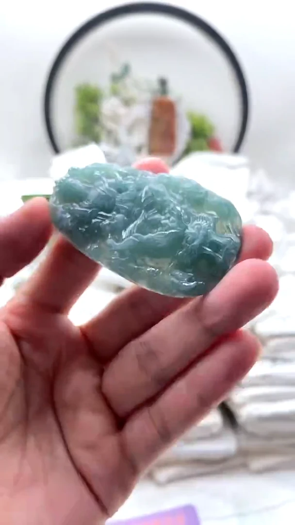 颈饰未镶嵌翡翠虚空藏