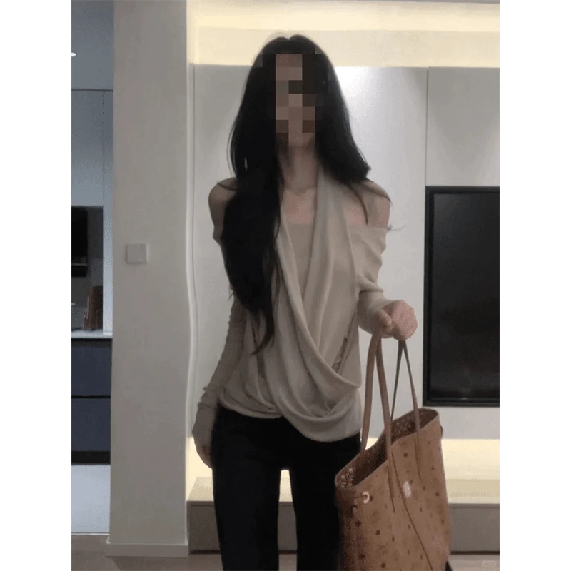 MARIE.COCO纯欲气质春秋穿搭一字肩挂脖长袖上衣女修身显瘦直筒裤