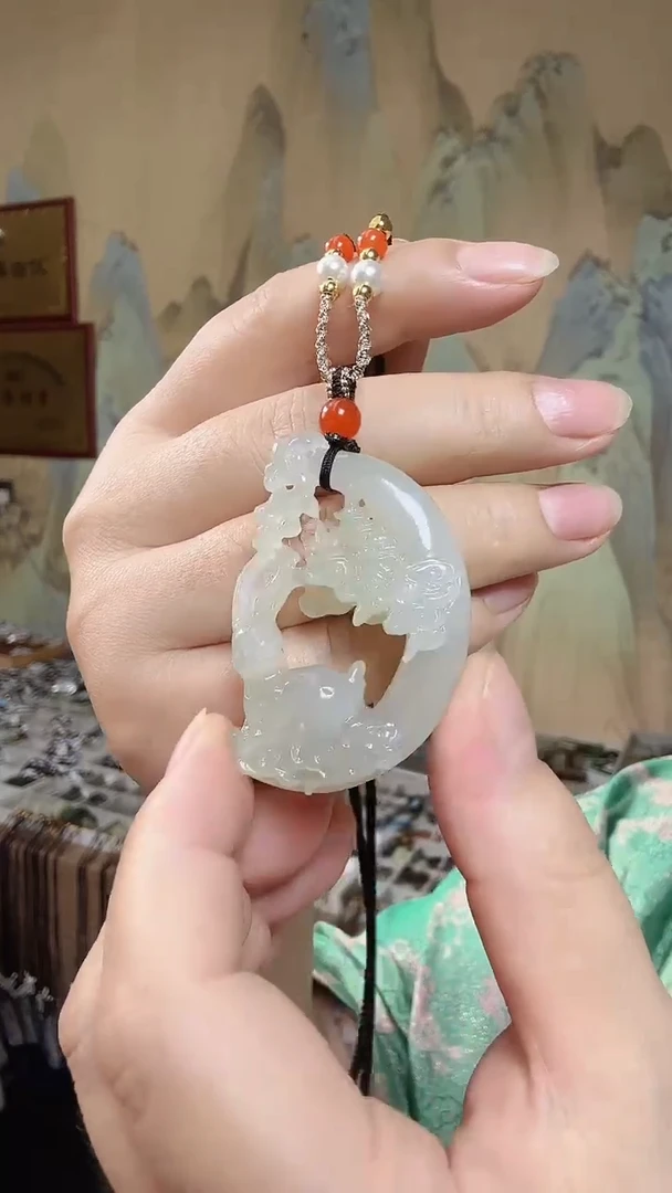 颈饰未镶嵌和田玉.