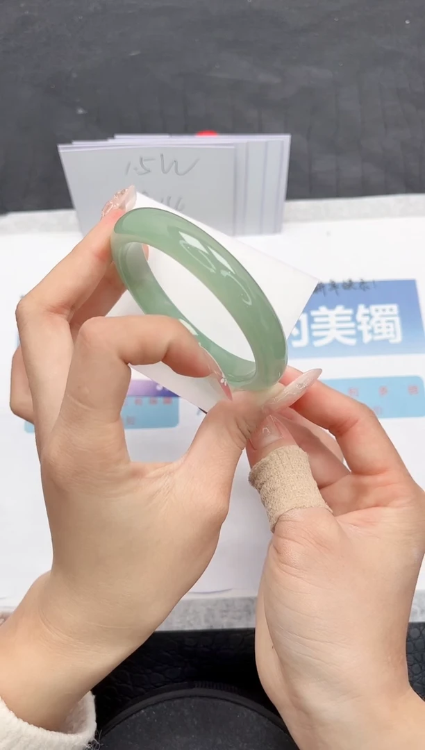 【闪购商品】石英质玉手镯未镶嵌Y132-60