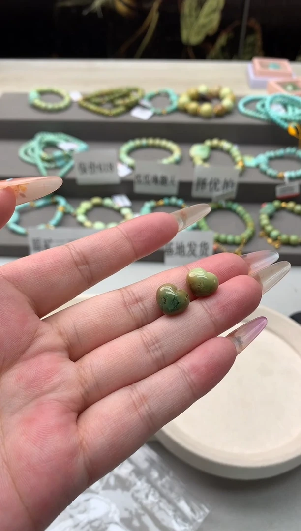 绿松石未镶嵌雕刻一对C21