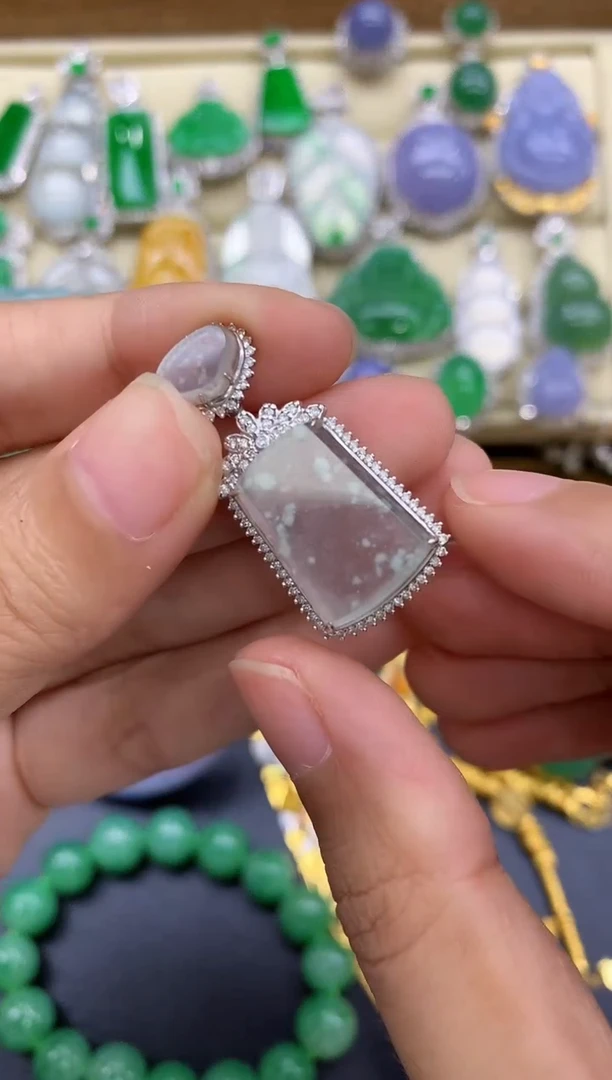 颈饰18K金镶嵌翡翠311-中国好珍宝