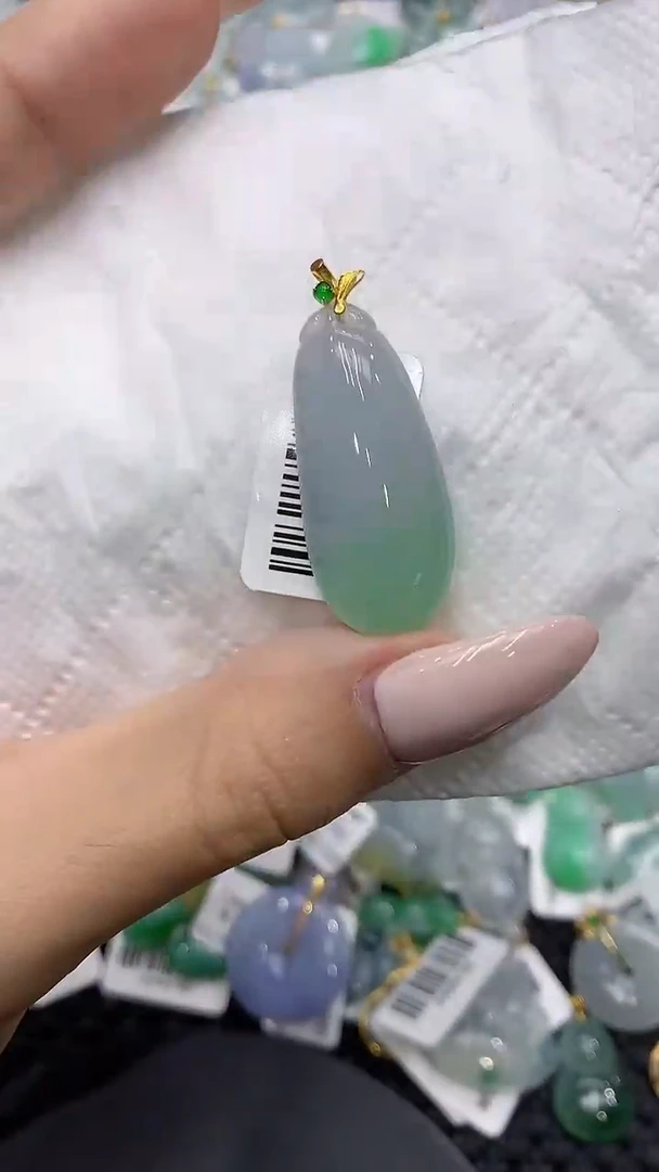 颈饰18K金镶嵌翡翠111111111111