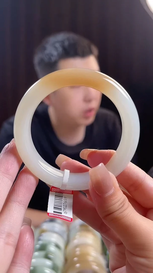 未镶嵌手镯和田玉56圈口7659