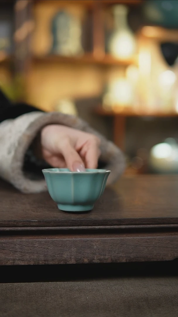 【闪购商品】杯仿古天青绿釉宝象杯瑕